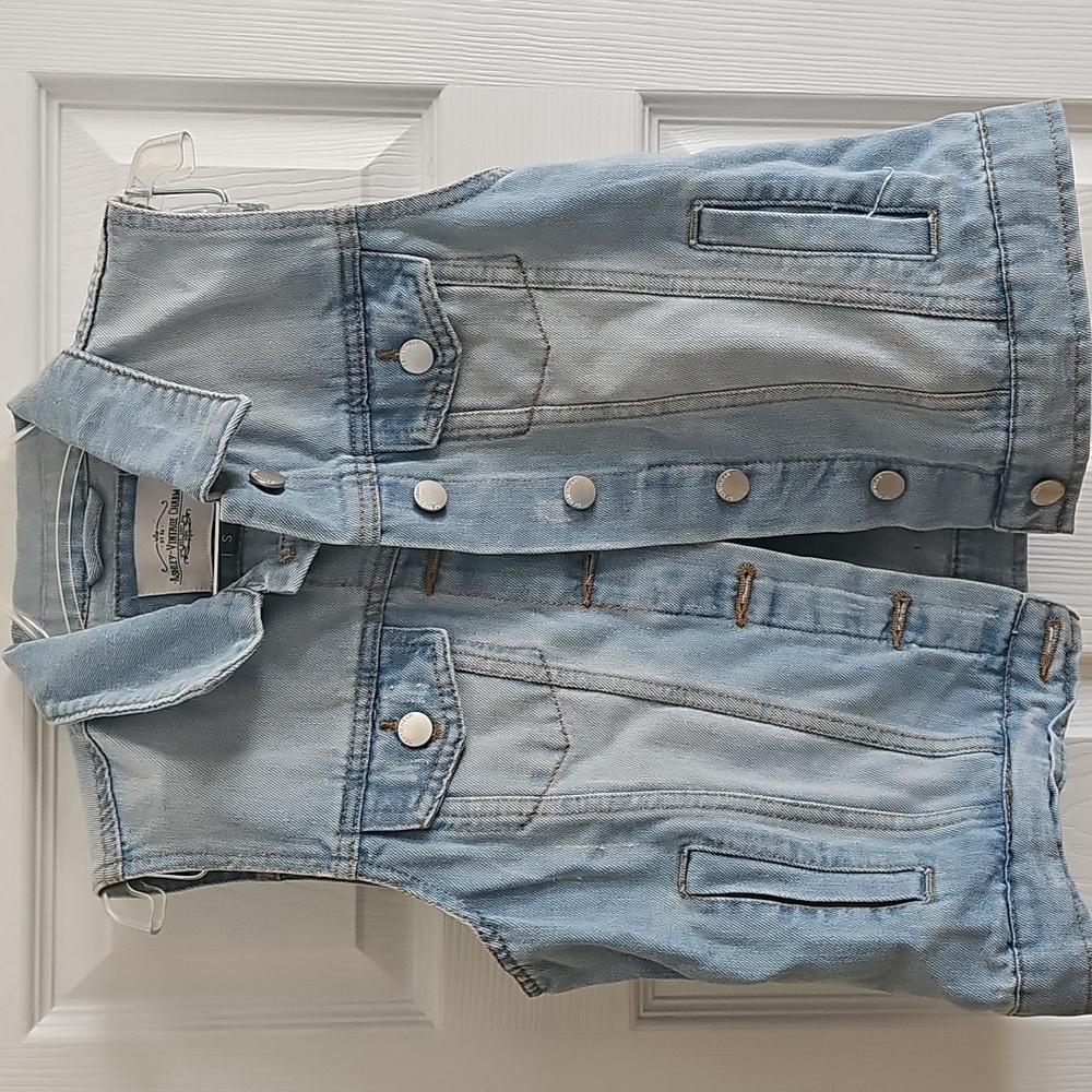 ASHLEY VINTAGE CHARM Blue Vest Denim Style